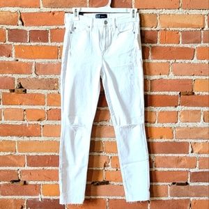 NWT skinny Gap white jeans